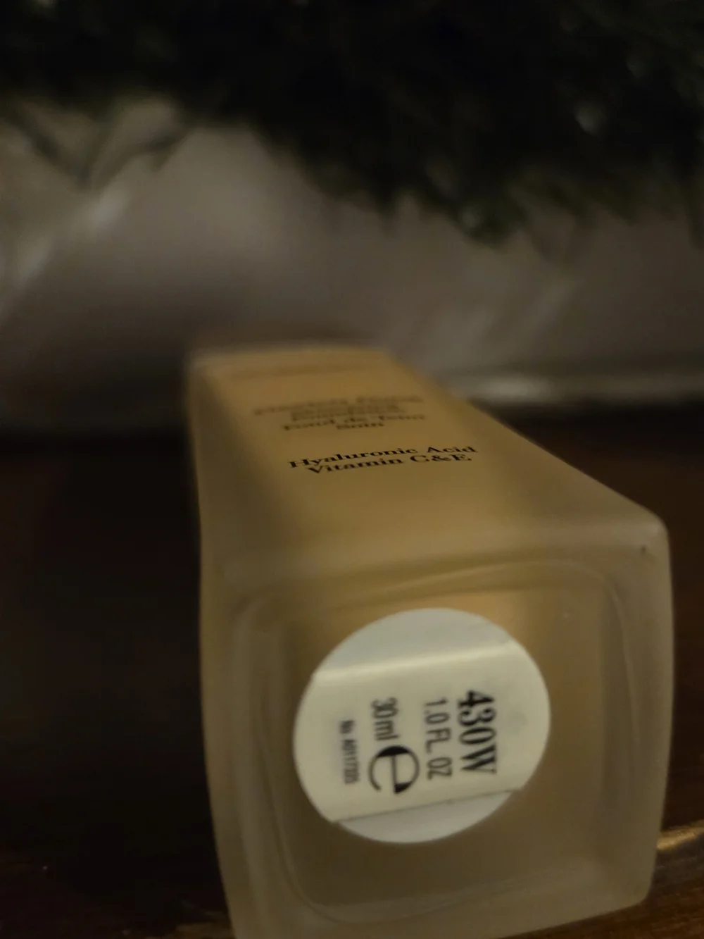 Elizabeth Arden Flawless Finish Skincaring Foundation 430W 1 oz Hyaluronic Acid